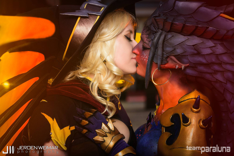 Illustration for article titled Overwatch Cosplay Puts The Guns Down For A Second